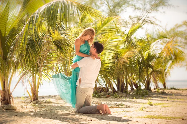 Young happy  couple on honeymoon — Stock Photo, Image