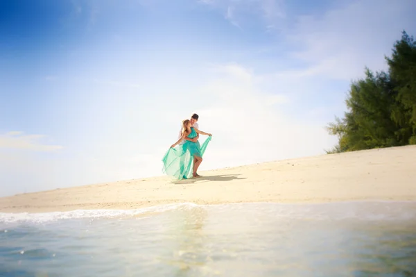 Young happy  couple on honeymoon — Stock Photo, Image