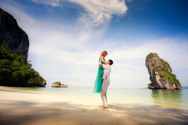 Young happy  couple on honeymoon — Stock Photo, Image