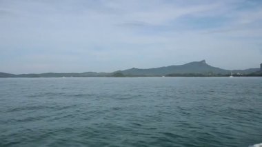 Longtail tekne ada yelken