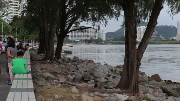 Sea embankment  in Georgetown, Malaysia — Stock Video