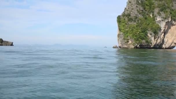 Kalme tropische zee in de zomer — Stockvideo