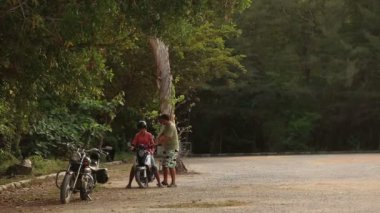 Scooter dersi öğretim kız