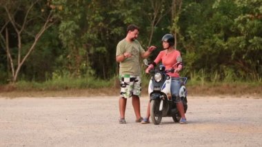 Scooter dersi öğretim kız