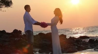 Gelin ve damat deniz plaj