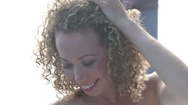 Ritratto della sposa sorridente — Video Stock