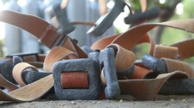 Adam dalış için yük oluşturur