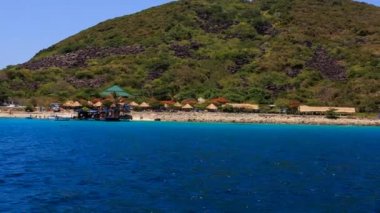 plaj şemsiye tekne hills karşı ile