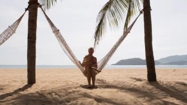 Anne ve kızı hamak Beach
