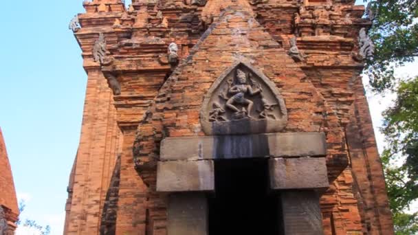 Ruinas del centro cultural Po nagar — Vídeo de stock