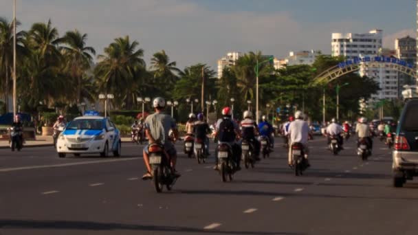 Motorbikes scooters traffic in city — Stock Video