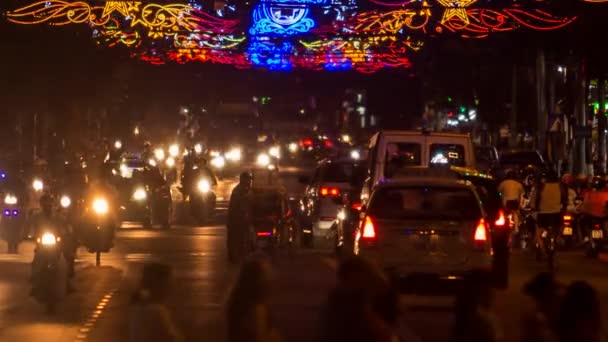 Voitures motos dans la rue au Vietnam — Video