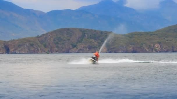 水滑板车与旅游 — 图库视频影像