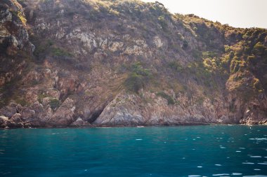 kayalık duvarına Adası