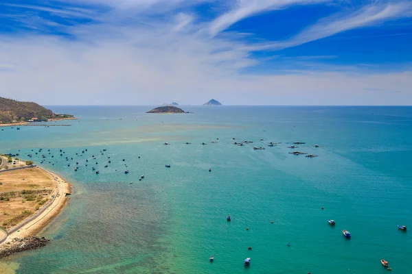 masmavi deniz balıkçı tekneleri