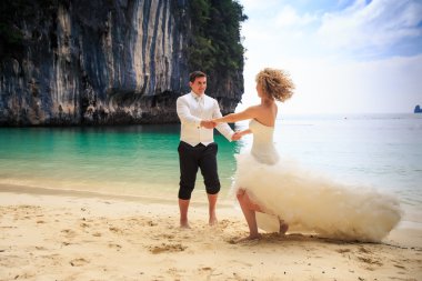 damat ve sarışın kıvırcık gelin