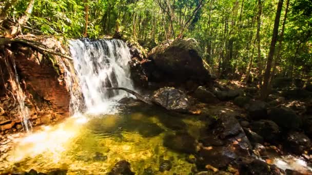 Green mountain waterfall — Stock Video