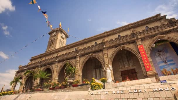 Gammalkatolska kyrkan i Vietnam — Stockvideo