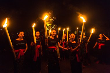 İnsanlar daha önce Nyepi kutlama sırasında