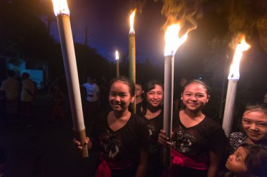 İnsanlar daha önce Nyepi kutlama sırasında
