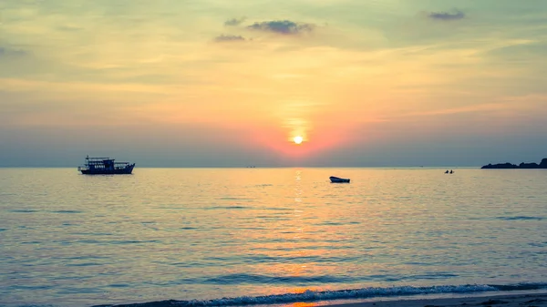 Sunset in the gulf of sea. — Stock Photo, Image