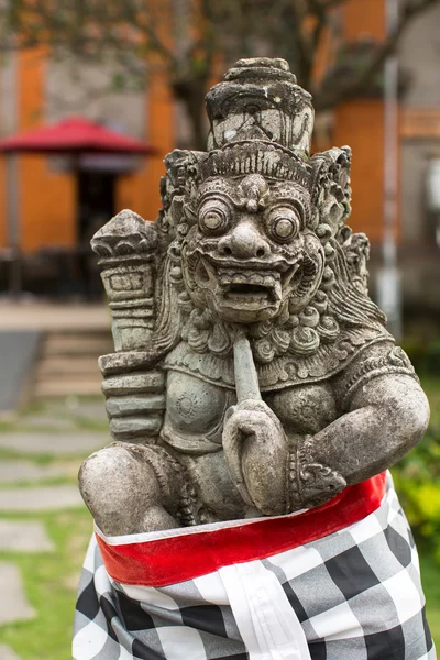 Tradiční démon stráž socha — Stock fotografie