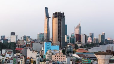 Gece zaman Saygon Nehri