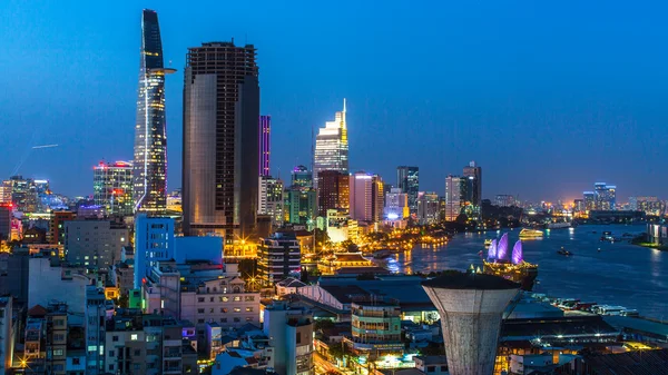 Saigon River bei Nacht — Stockfoto