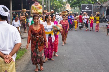 İnsanlar daha önce Nyepi kutlama sırasında 