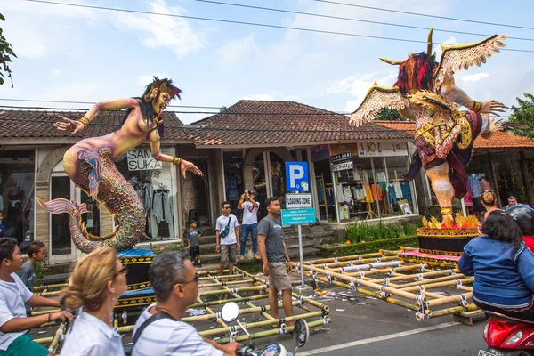 İnsanlar daha önce Nyepi kutlama sırasında — Stok fotoğraf