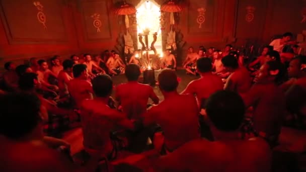 Baile de fuego tradicional balinés Kecak Trance — Vídeos de Stock