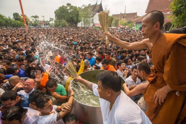Katılımcılar Wai Kroo Wat Phra Bang