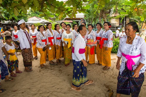 Unidentified people during Melasti Ritual — Stock Photo, Image