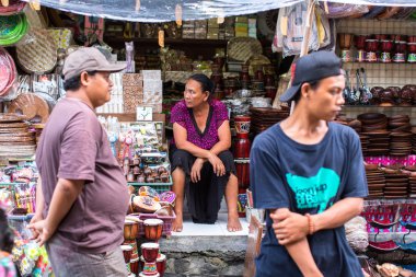 yerel sokak satıcıları