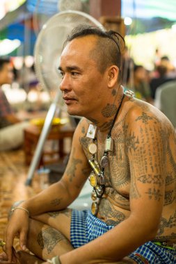 Kimliği belirsiz katılımcı Wai Kroo 