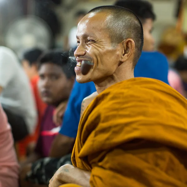 Oidentifierade munk master yantra tatueringar — Stockfoto