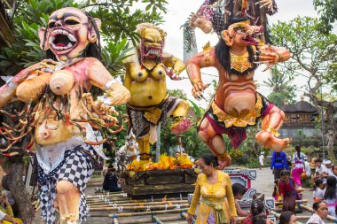 İnsanlar daha önce Nyepi kutlama sırasında