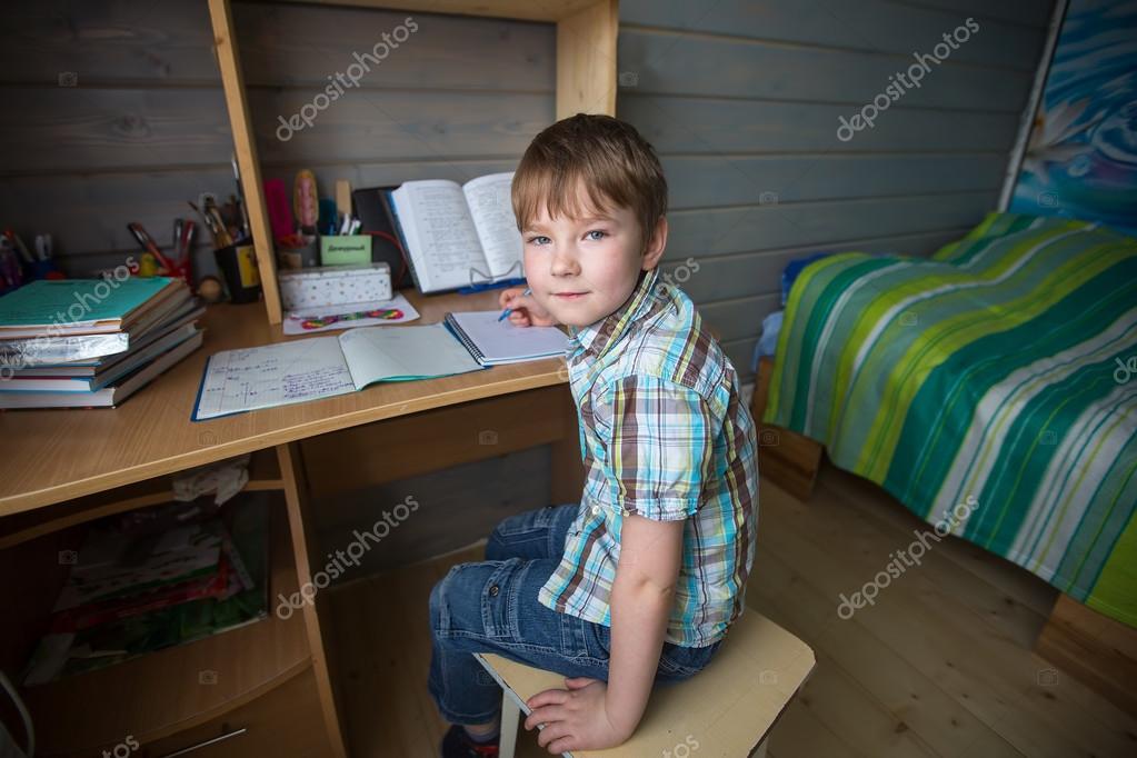 красивые и меня для мальчиков. мальчик для бойлавера. видеозаписи двух мальчиков. фотосъемка ребенка дома мальчик. видео мальчики дома.