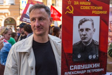 Ölümsüz Alayı Katılımcıları - kamu eylemi