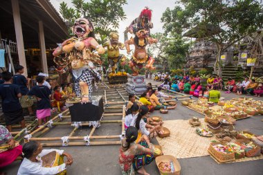 Kimliği belirsiz kişi kutlama Nyepi sırasında