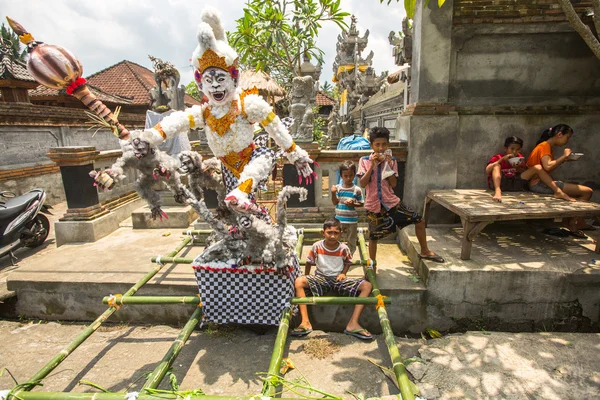 Neznámí lidé během oslav Nyepi — Stock fotografie