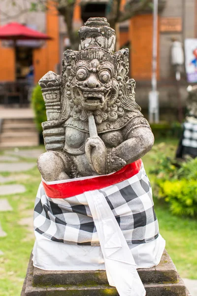 Traditionella demon guard staty — Stockfoto