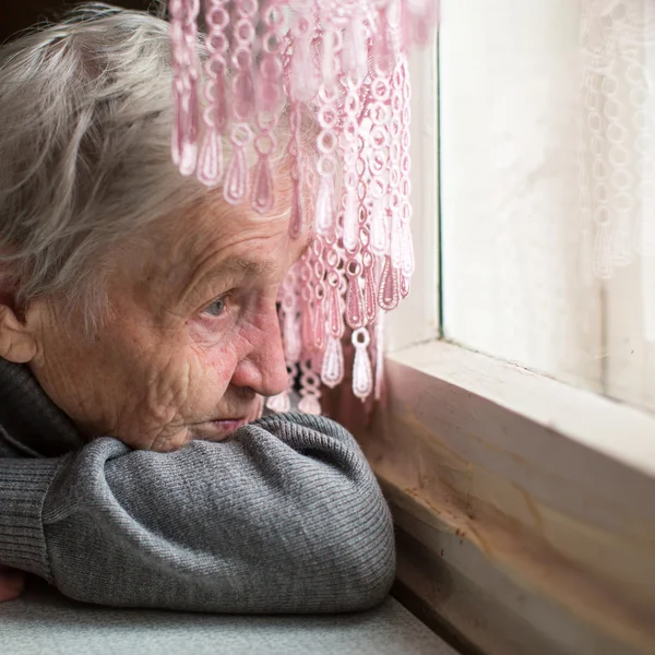 Portrait of an elderly woman — Stock Photo, Image