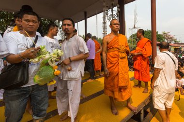 Bang Pra manastır ana gün töreni