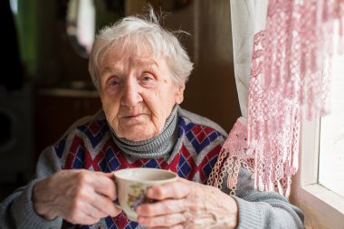 yaşlı kadın portresi