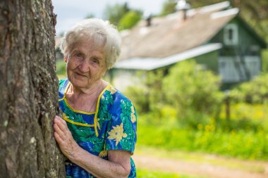 yaşlı kadın portresi