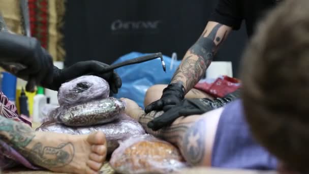 Internationale Tattoo Conventie in Krakau — Stockvideo