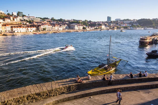 Barcos turísticos en el río Duero — Foto de Stock