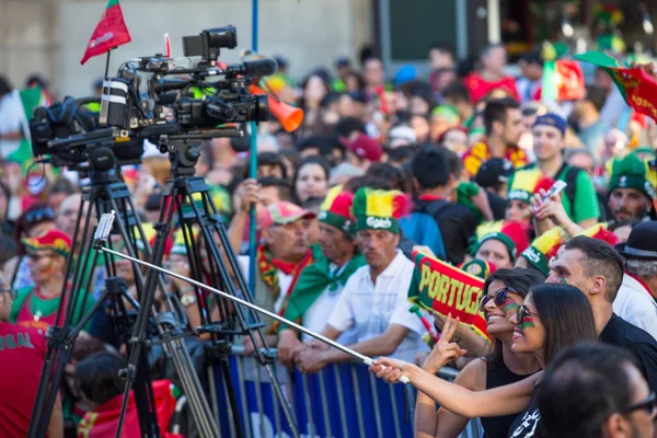  Maç sırasında Portekizce hayranları