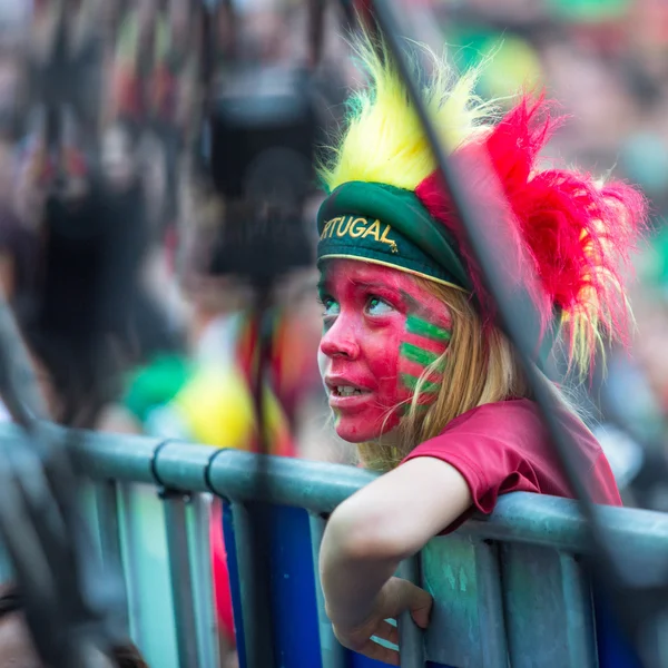 Fãs portugueses durante o jogo — Fotografia de Stock